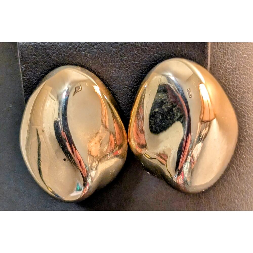 Vintage Signed TAT 80s Puffy High Polished Gold Tone Clip On Earrings